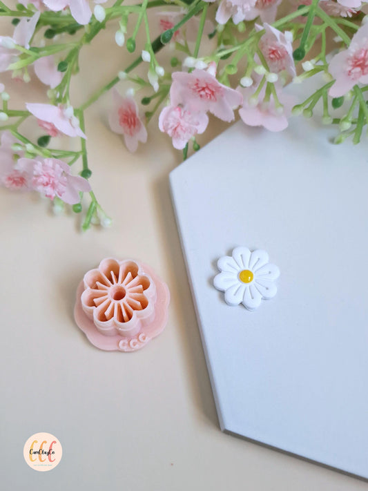 Emporte-pièces 3D en forme de petite marguerite pour la fabrication de bijoux en argile polymère, créoles interchangeables, pampilles