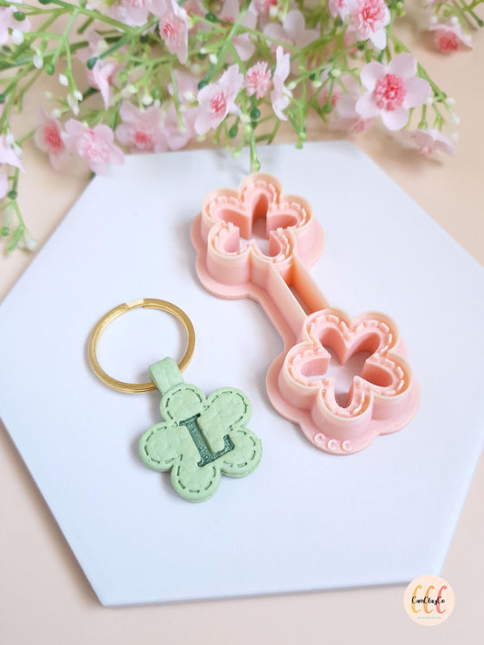 Emporte-pièce 3D porte-clés pour les créations en argile polymère - Porte-clés fleur