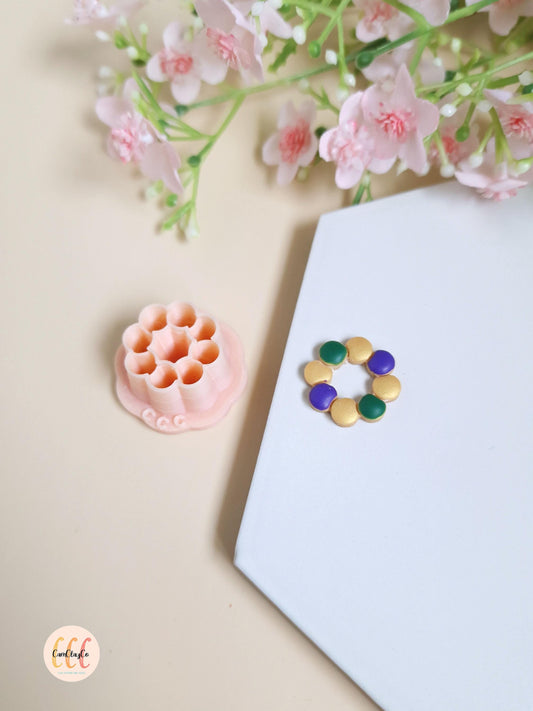 Emporte-pièce 3D en forme de couronne à boules pour la fabrication de bijoux en argile polymère - Mardi Gras
