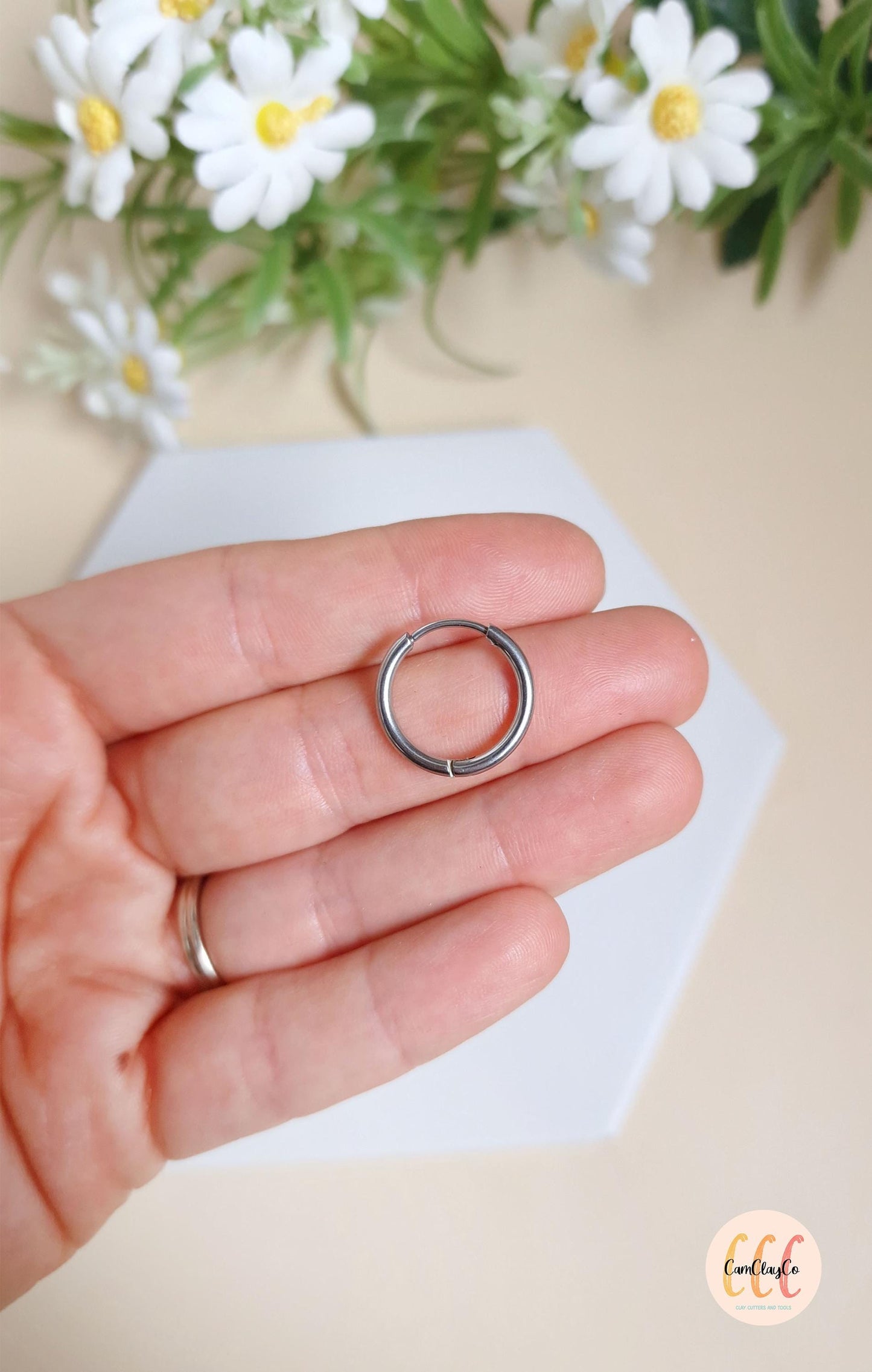 Boucles d'oreilles créoles diamètre 18 mm épaisseur 2 mm en acier inoxydable pour la fabrication de bijoux, doré et argenté - 2 pièces