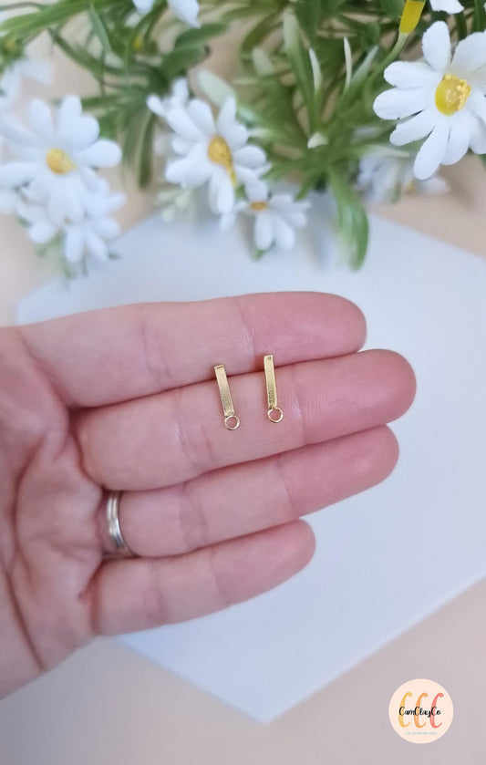 Boucles d'oreilles petites barres en acier inoxydable pour la fabrication de bijoux, doré et argenté - 2 pièces