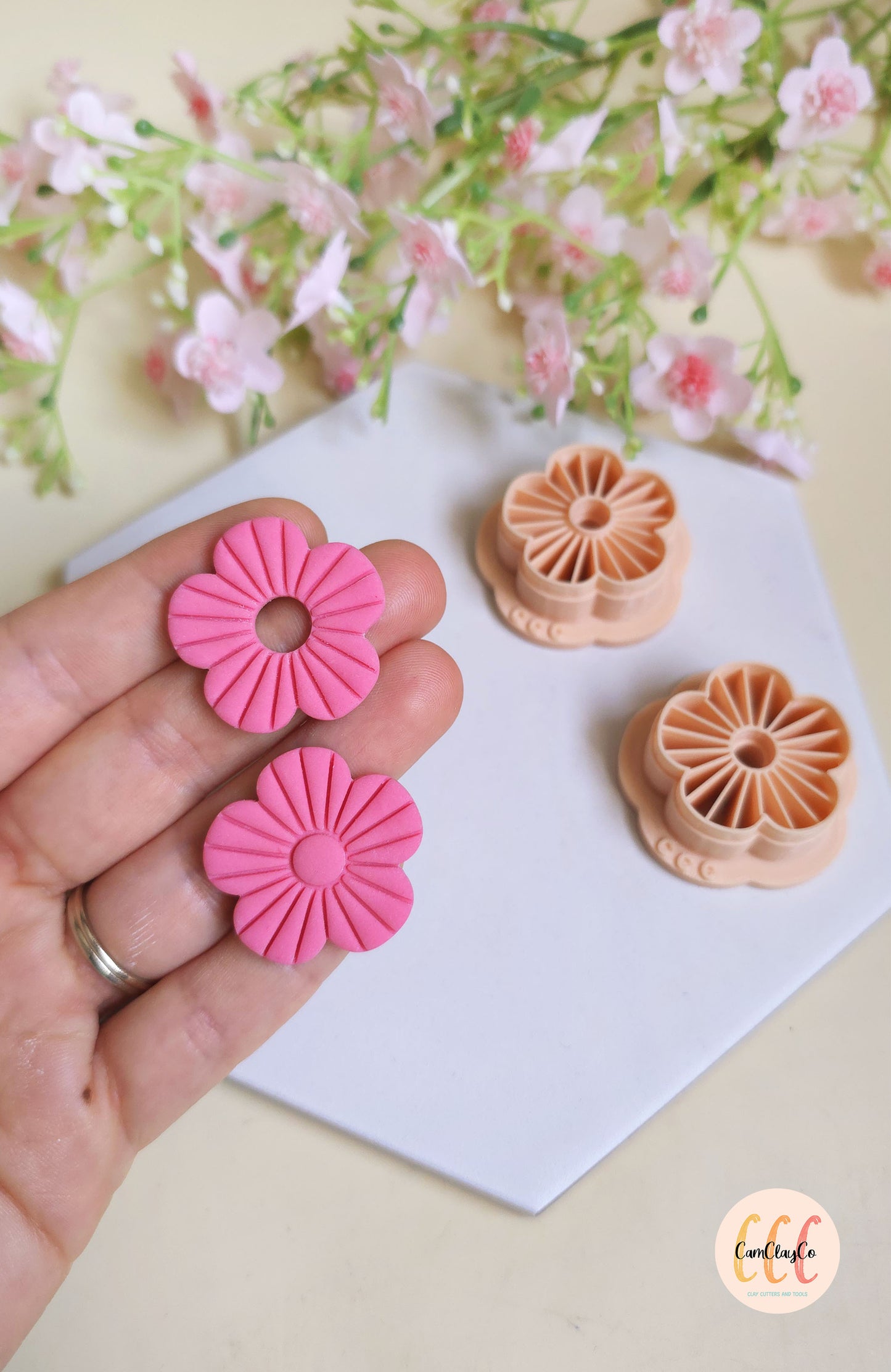 Emporte-pièces en forme de fleurs à 5 pétales striés pour la fabrication de bijoux en argile polymère, créoles interchangeables, pampilles