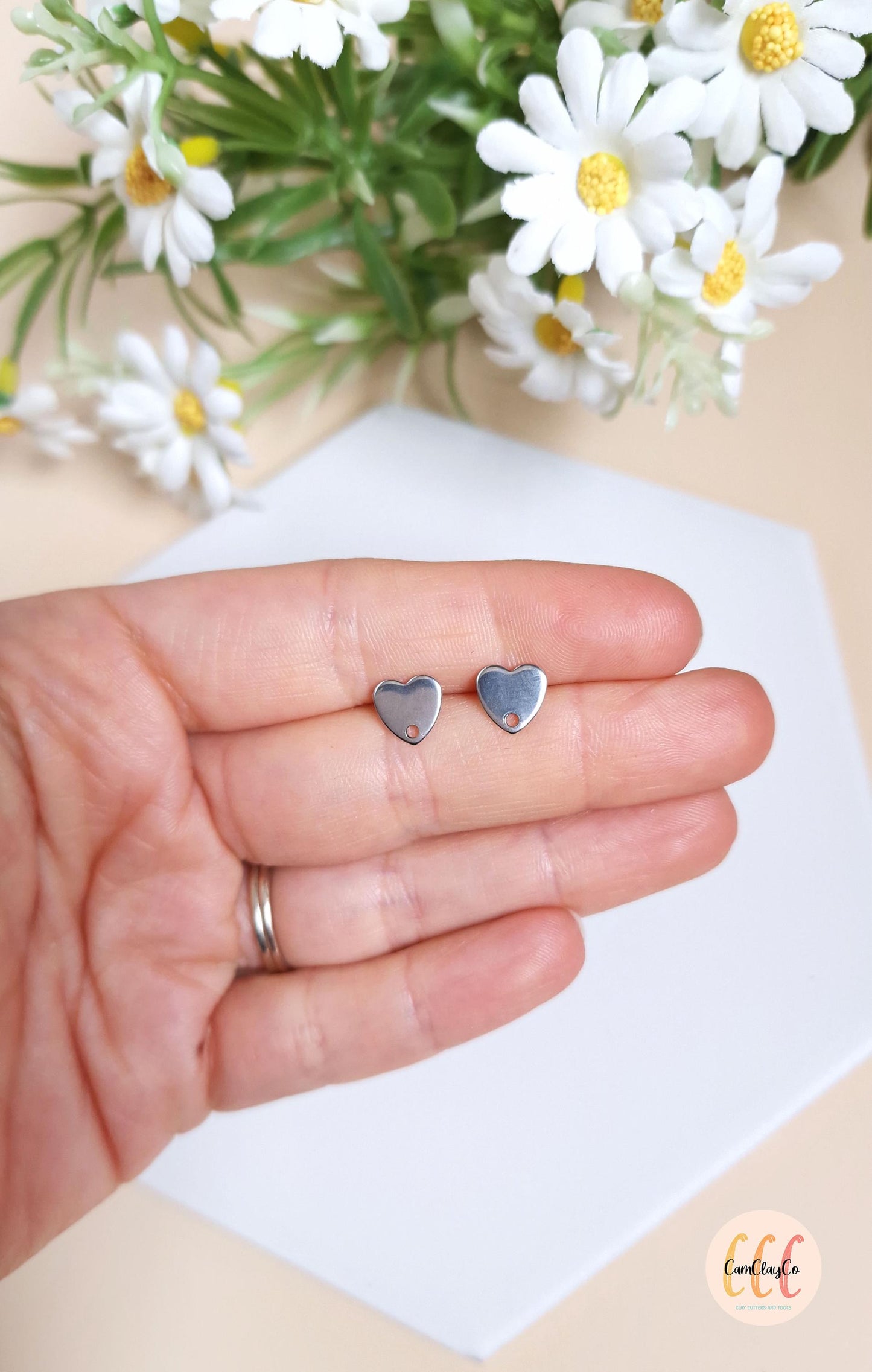 Boucles d'oreilles cœurs en acier inoxydable pour la fabrication de bijoux, doré et argenté - 2 pièces