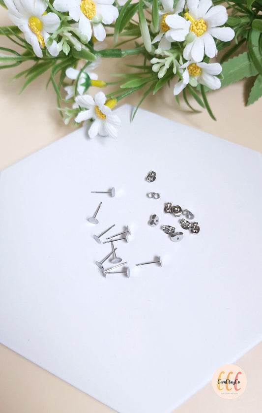 Clous d'oreilles plateaux en acier inoxydable argenté, différentes dimensions - 10 pièces