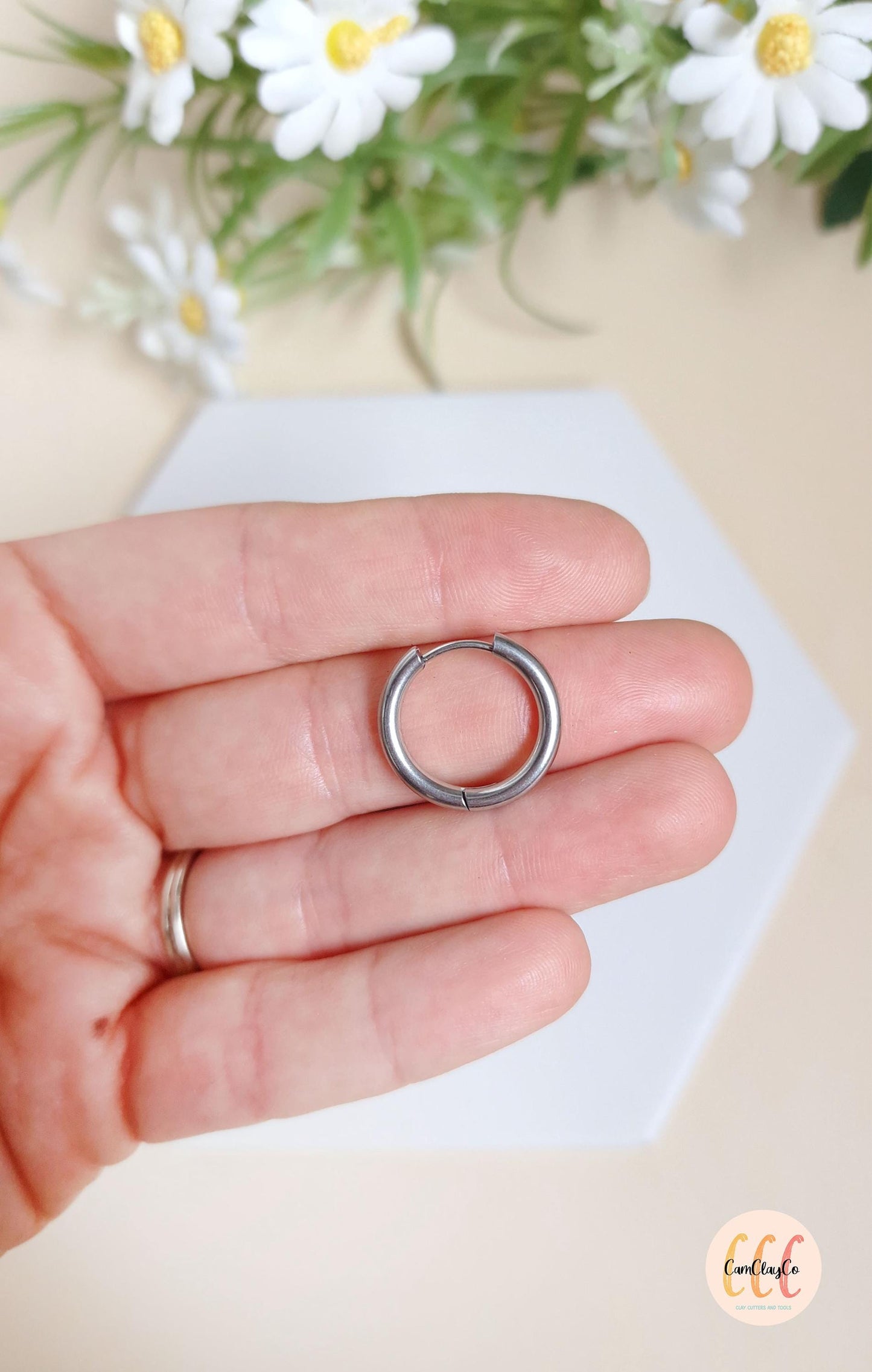 Boucles d'oreilles créoles diamètre 19 mm épaisseur 2,5 mm en acier inoxydable, doré et argenté - 2 pièces