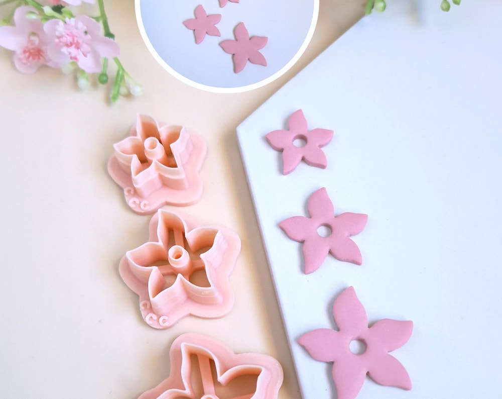 Irregular Flower Shaped Cookie Cutters with Pointed Petals