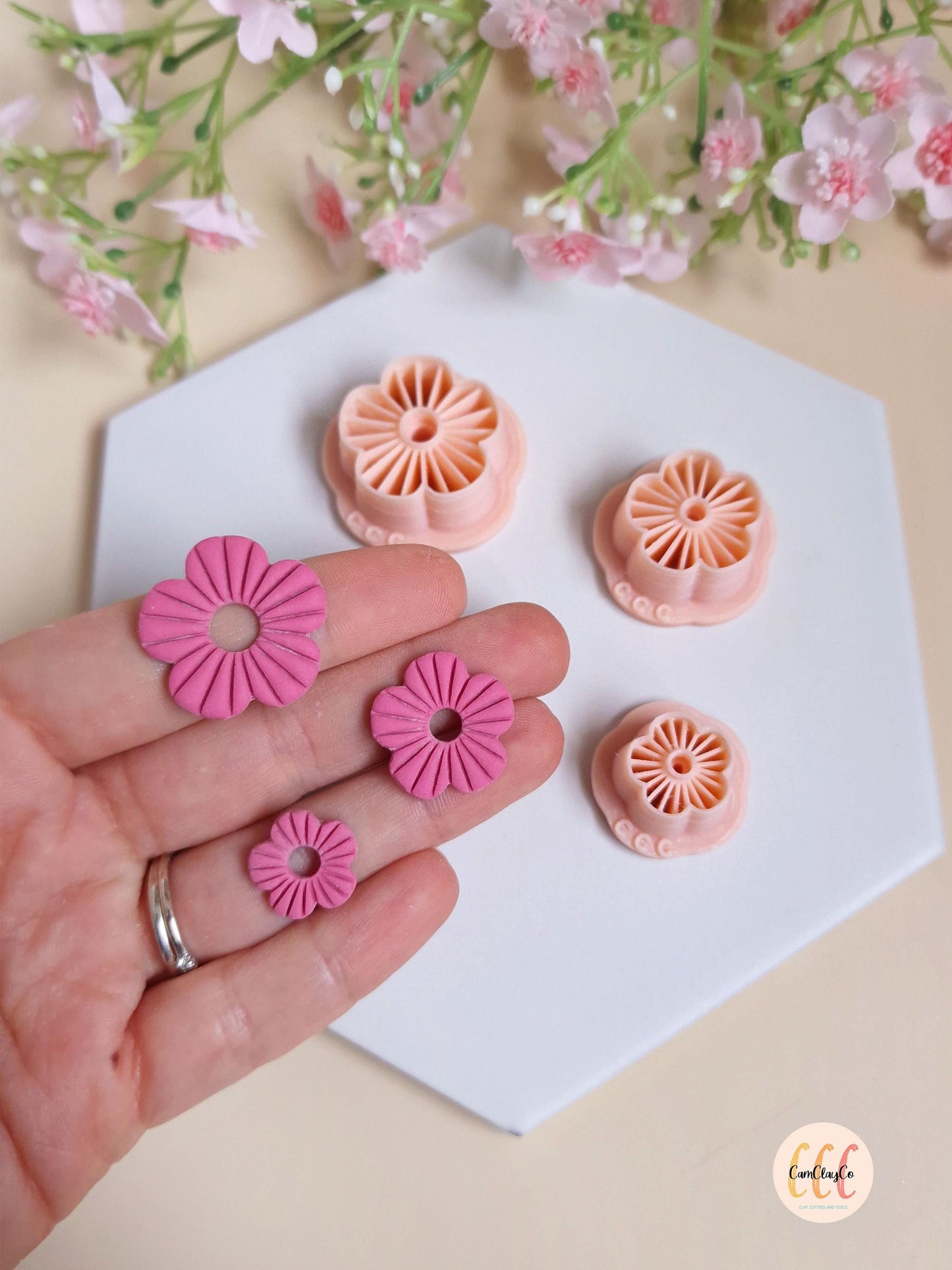 Emporte-pièces en forme de fleurs à 5 pétales striés pour la fabrication de bijoux en argile polymère, créoles interchangeables, pampilles