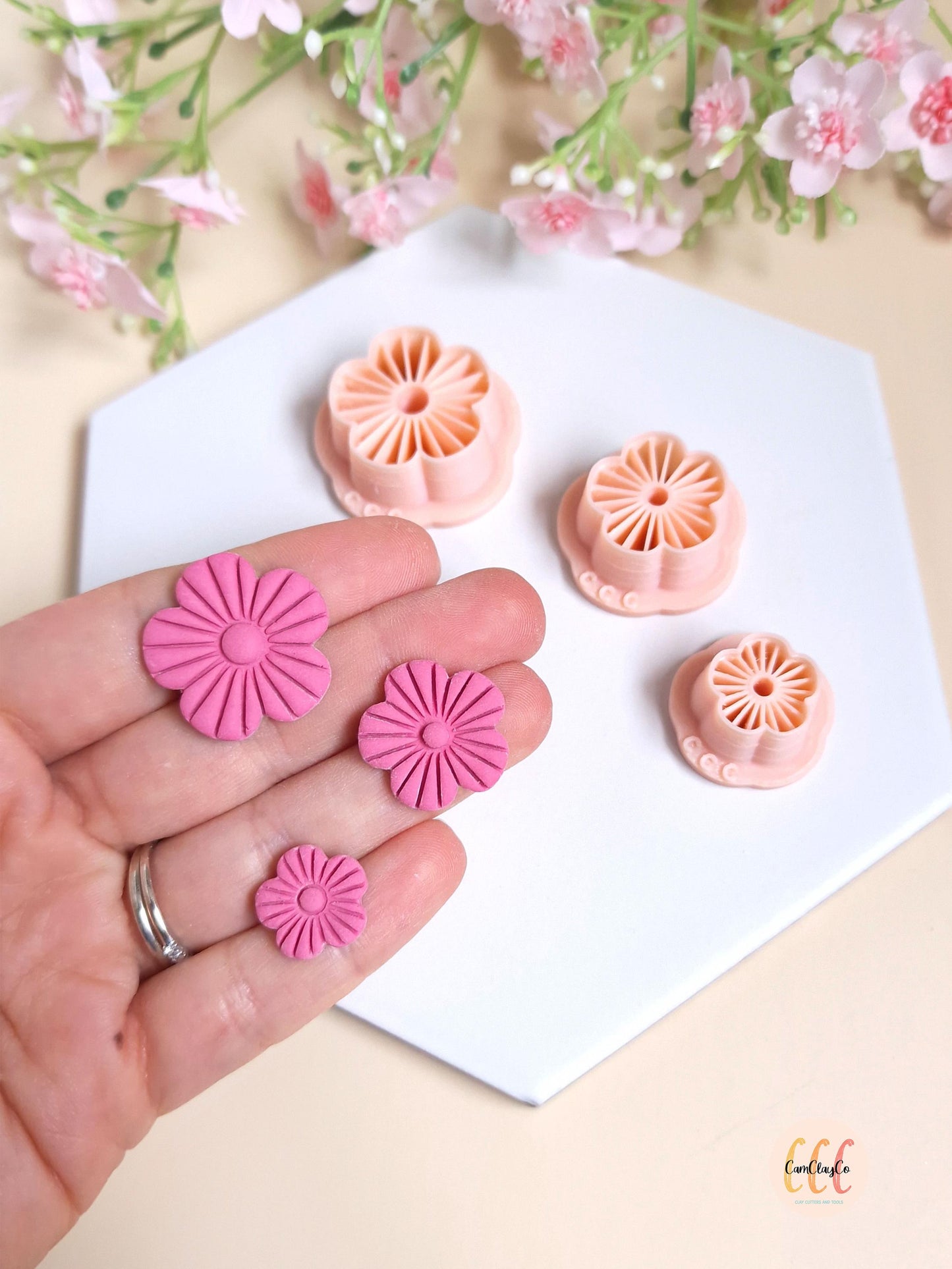 Emporte-pièces en forme de fleurs à 5 pétales striés pour la fabrication de bijoux en argile polymère, créoles interchangeables, pampilles