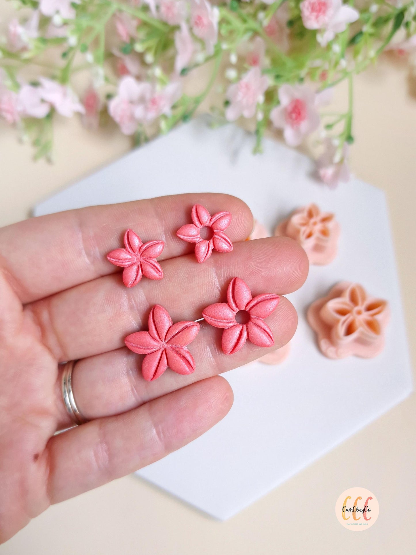 Emporte-pièce 3D en forme de jolie fleur pour la fabrication de bijoux en argile polymère, créoles interchangeables, pampilles