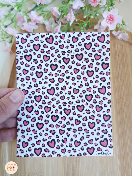 Feuille de transfert soluble à l'eau - Léopard rose cœurs