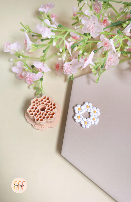 Emporte-pièces 3D en forme de couronne de fleurs pour la fabrication de bijoux en argile polymère, créoles interchangeables, pampilles