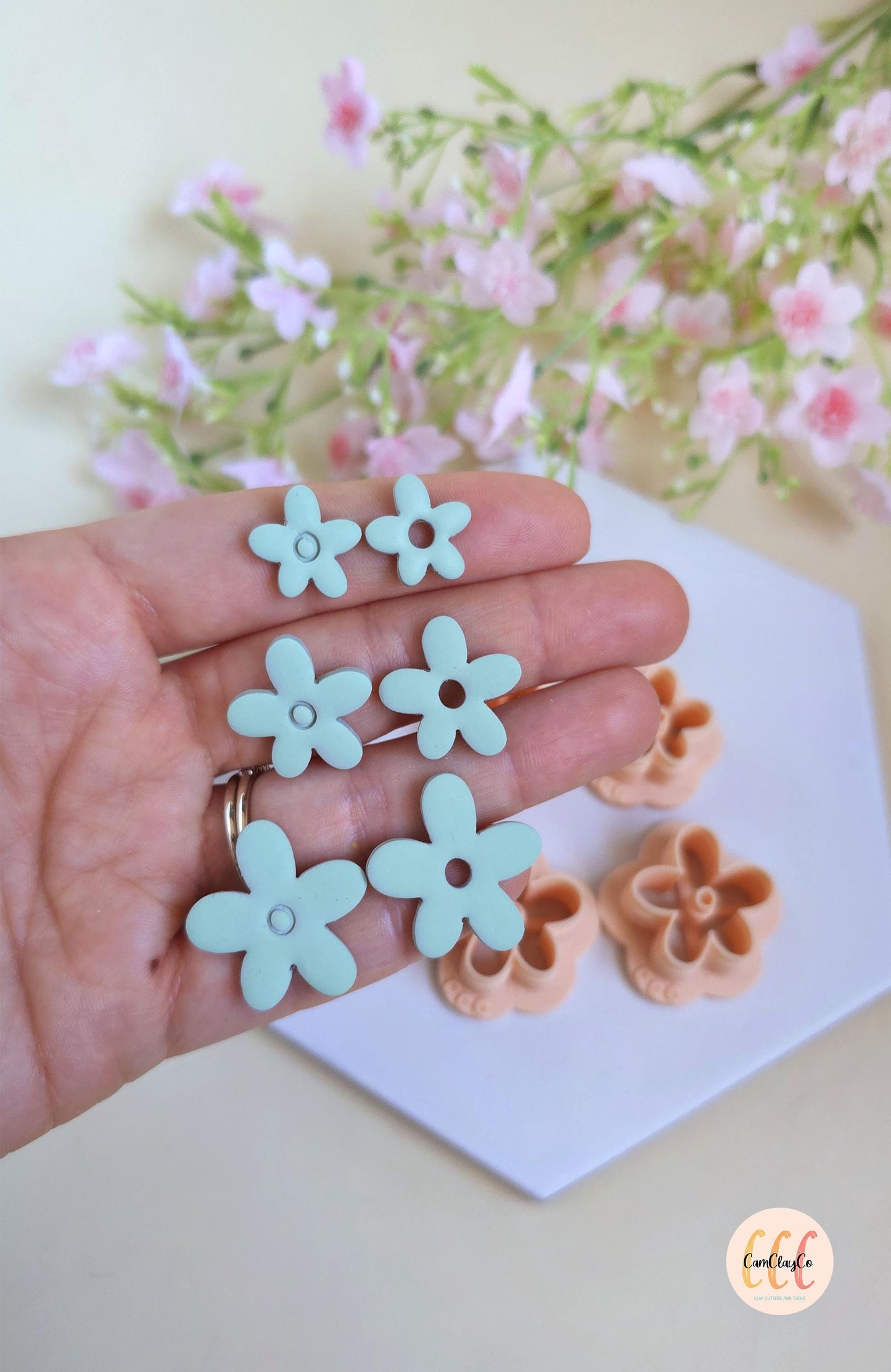 Emporte-pièces 3D fleurs organiques 5 pétales ronds pour la fabrication de bijoux en argile polymère, créoles interchangeables, pampilles