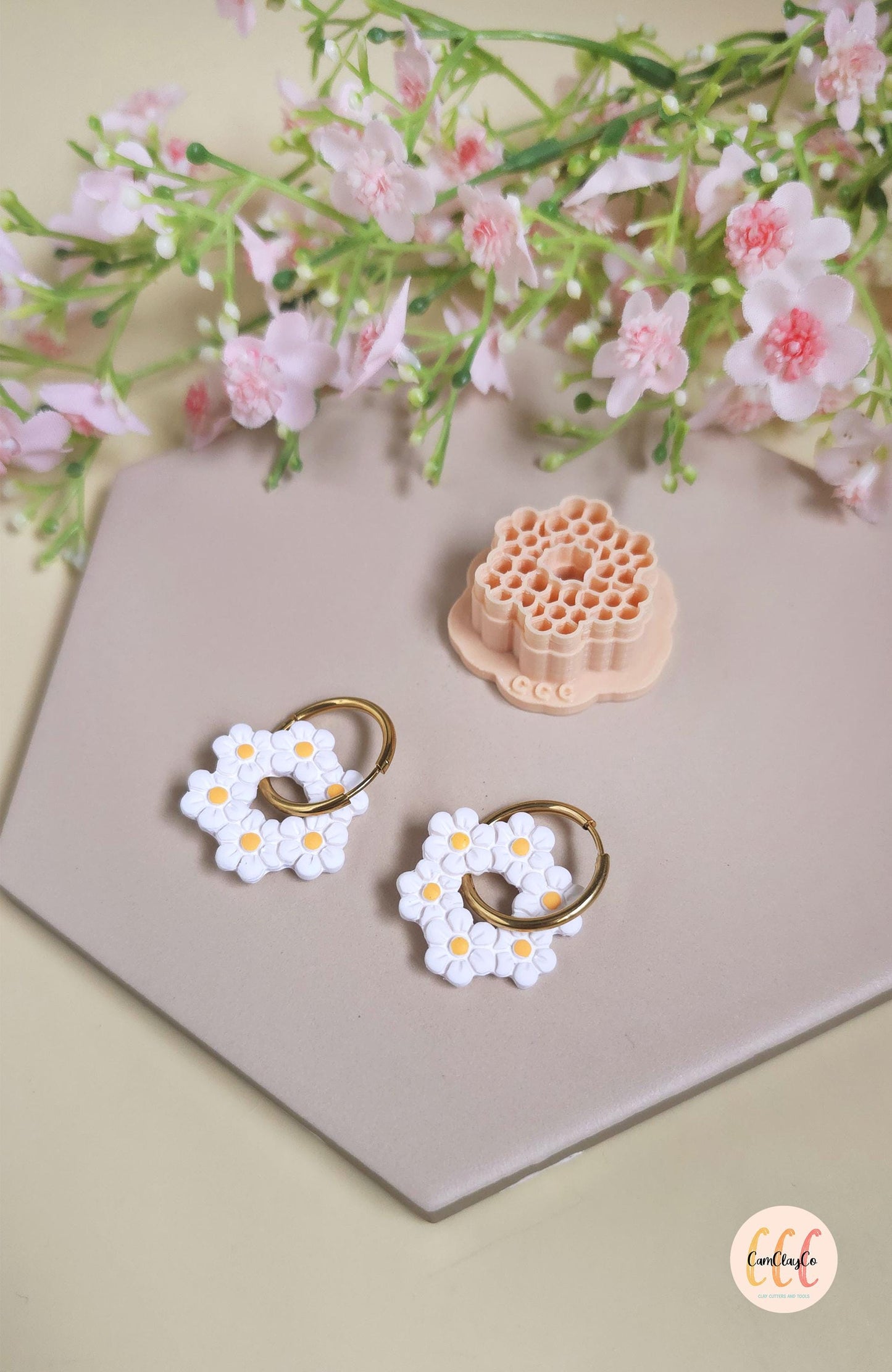 Emporte-pièces 3D en forme de couronne de fleurs pour la fabrication de bijoux en argile polymère, créoles interchangeables, pampilles