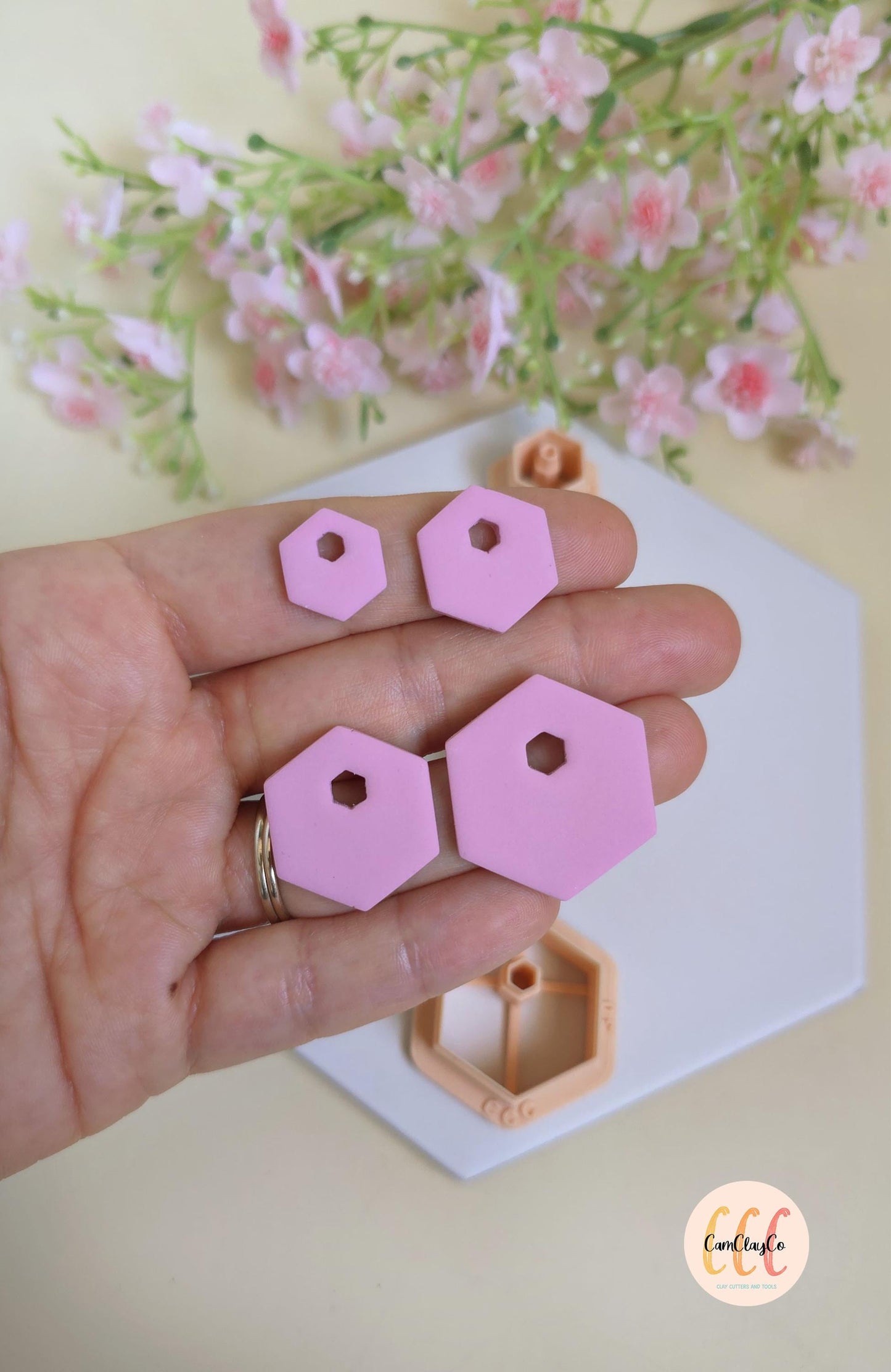 Emporte-pièces hexagones avec trous hexagones en haut pour fabrication de bijoux en argile polymère, créoles interchangeables, pampilles