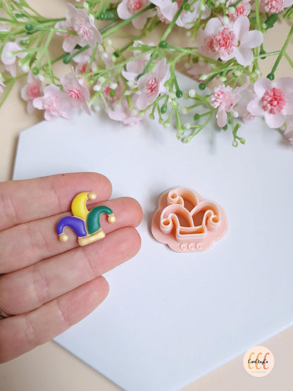 Emporte-pièce 3D en forme de chapeau d'arlequin pour la fabrication de bijoux en argile polymère - Mardi Gras
