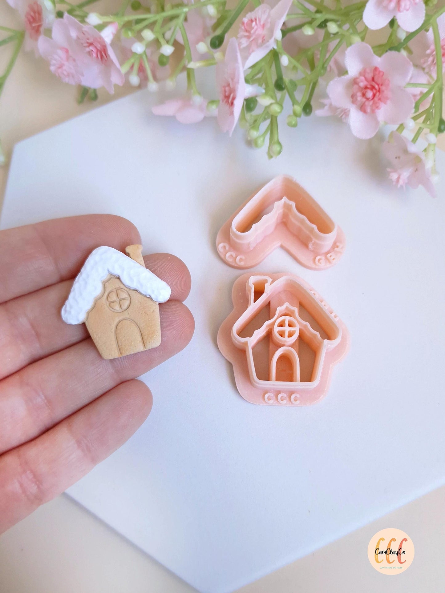 Emporte-pièce 3D en forme de maison en pain d'épices et neige pour la fabrication de bijoux en argile polymère