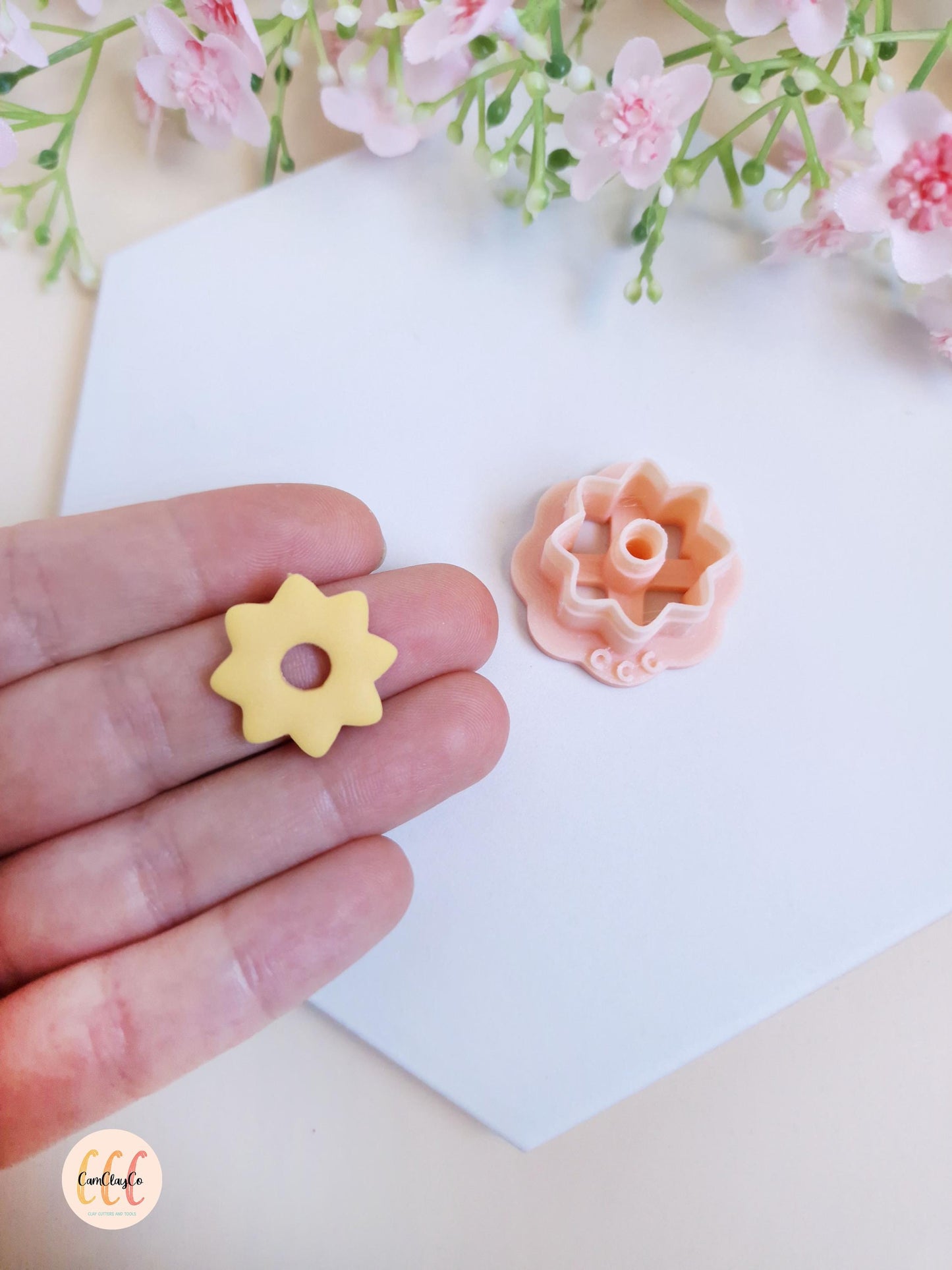 Emporte-pièce 3D en forme de fleur 8 pétales pointus pour la fabrication de bijoux en argile polymère, créoles interchangeables, pampilles