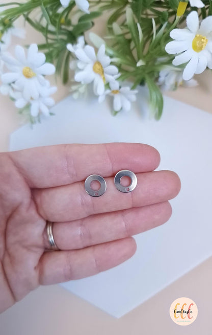 Boucles d'oreilles cercles troués en acier inoxydable pour la fabrication de bijoux, doré et argenté - 2 pièces