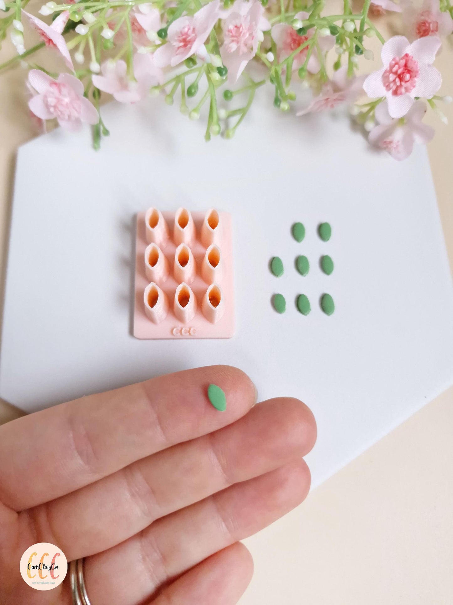 Emporte-pièces 3D en forme de mini feuilles pour la fabrication de bijoux en argile polymère