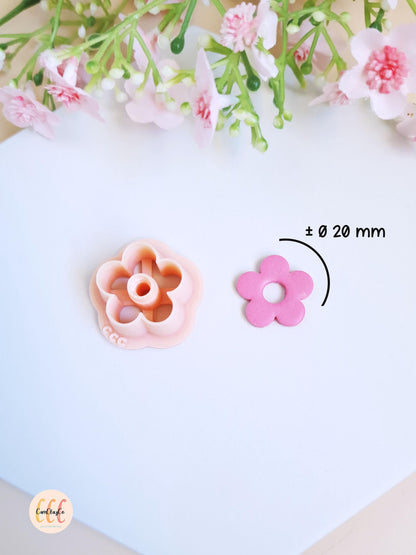 Emporte-pièce 3D en forme de fleur donut 5 pétales pour la fabrication de bijoux en argile polymère