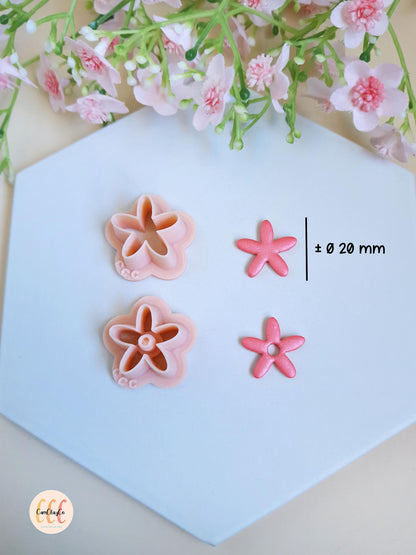 Emporte-pièces 3D en forme de fleurs 5 pétales longs pour la fabrication de bijoux en argile polymère, créoles interchangeables, pampilles