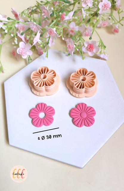 Emporte-pièces en forme de fleurs à 5 pétales striés pour la fabrication de bijoux en argile polymère, créoles interchangeables, pampilles