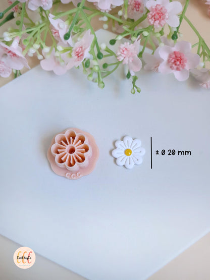 Emporte-pièces 3D en forme de petite marguerite pour la fabrication de bijoux en argile polymère, créoles interchangeables, pampilles