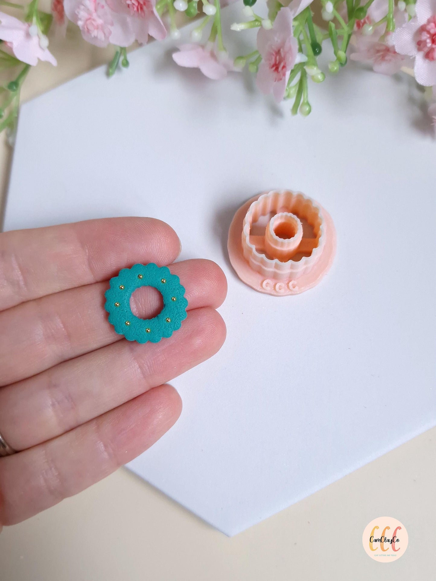 Emporte-pièce 3D en forme de couronne de Noël pour la fabrication de bijoux en argile polymère, pampille pour créoles interchangeables