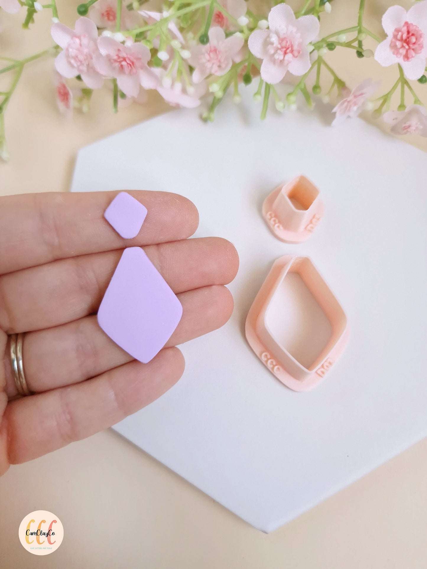 Set de deux emporte-pièces pour la fabrication de bijoux en argile polymère - D03