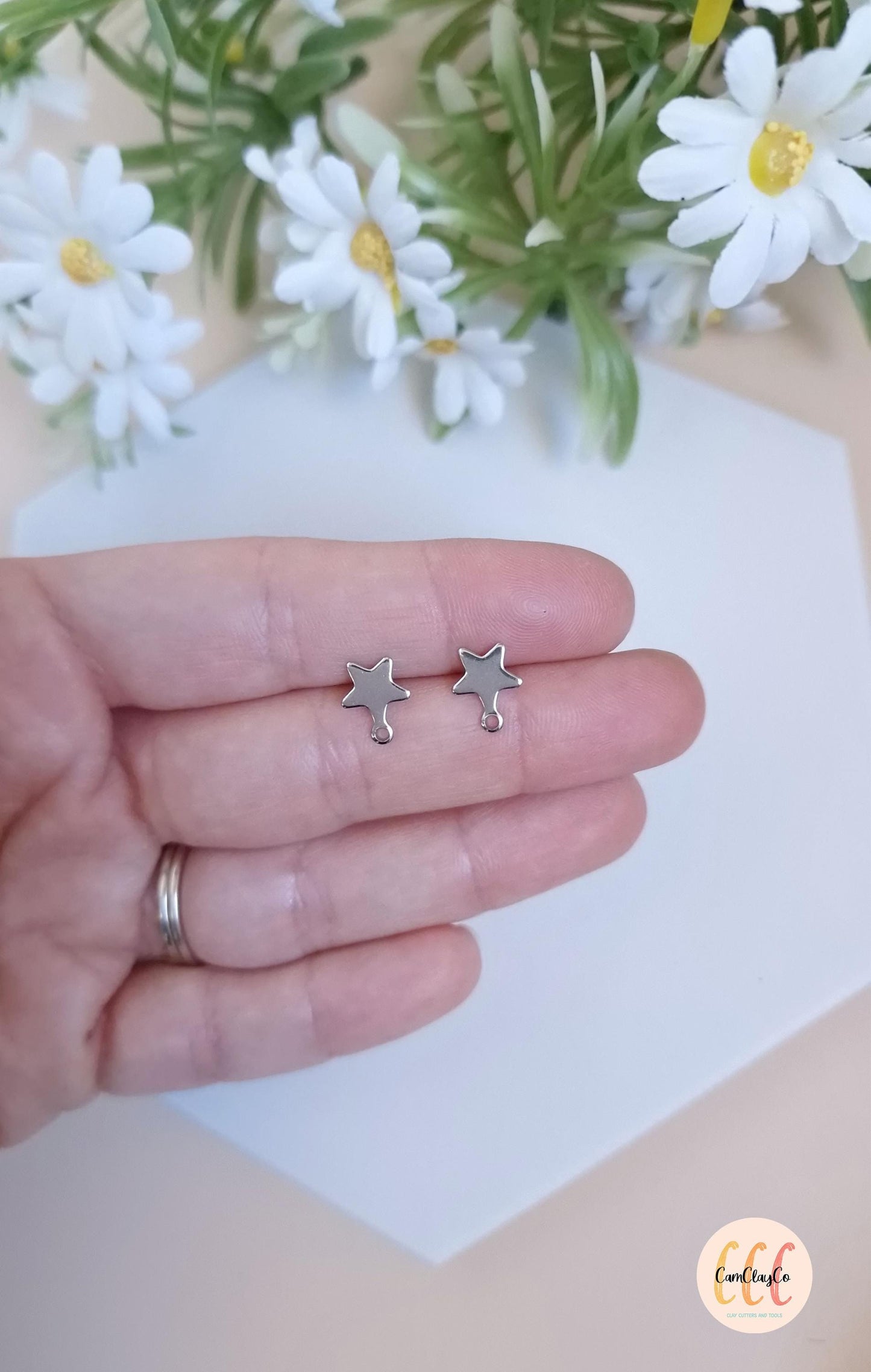 Boucles d'oreilles étoiles en acier inoxydable pour la fabrication de bijoux, doré et argenté - 2 pièces