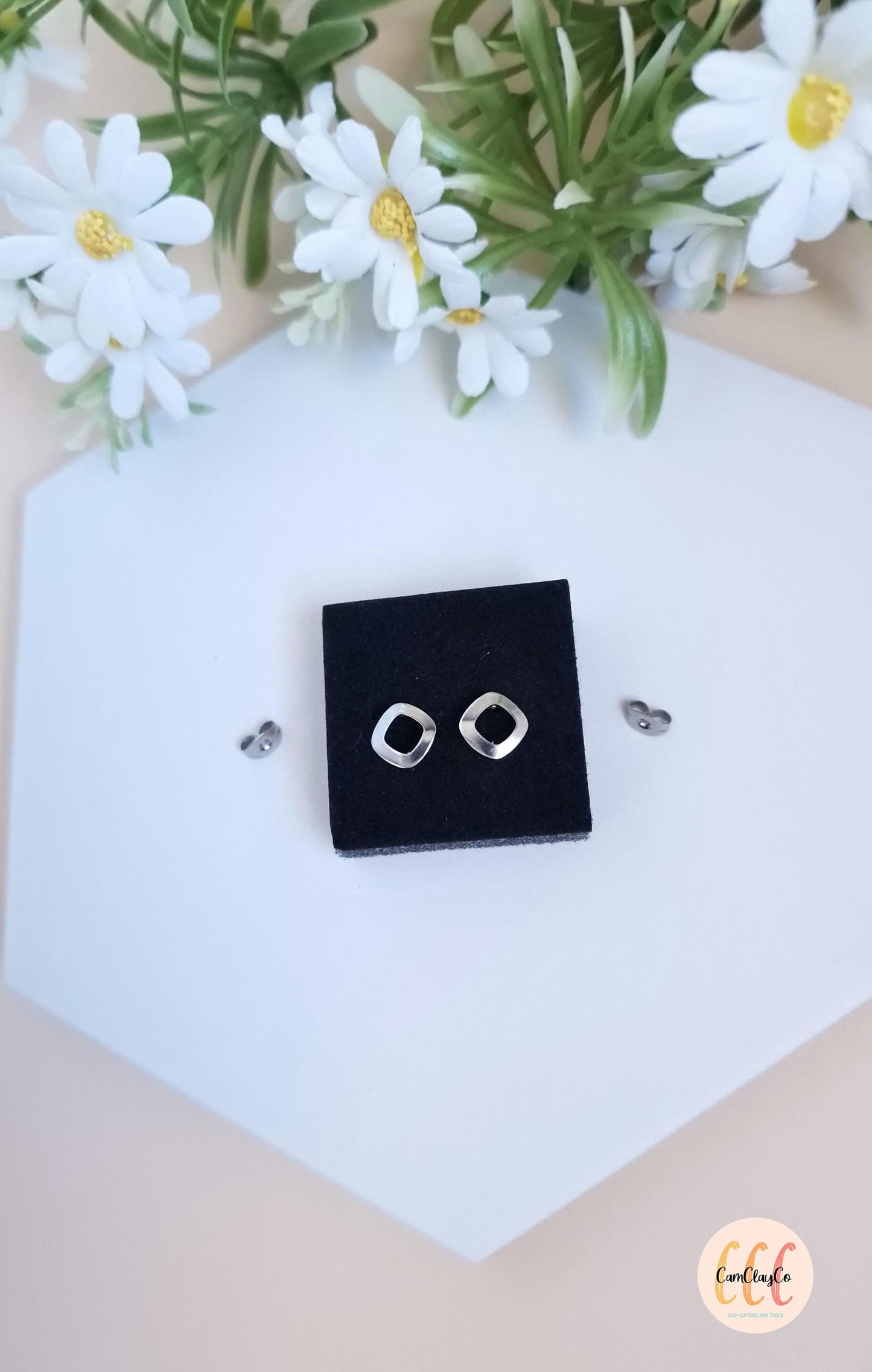 Boucles d'oreilles losanges arrondis troués en acier inoxydable pour la fabrication de bijoux, doré et argenté - 2 pièces