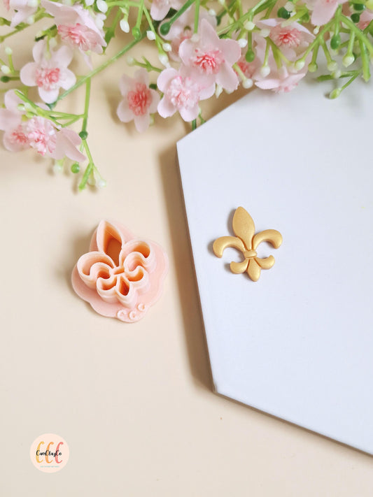 Emporte-pièce 3D en forme de fleur de lys pour la fabrication de bijoux en argile polymère - Mardi Gras