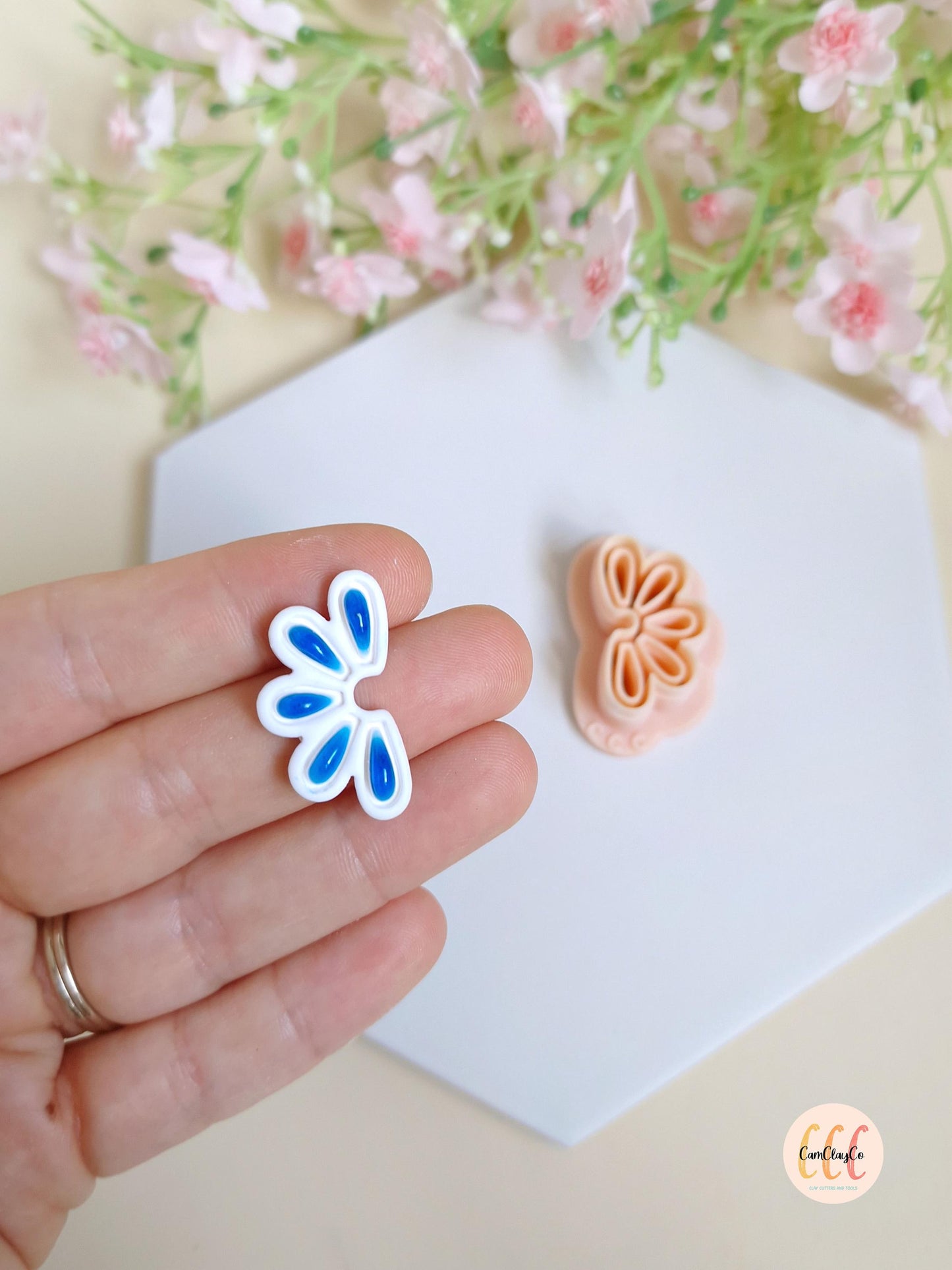 Emporte-pièce 3D en forme de demie-fleur estampée pour la fabrication de bijoux en argile polymère