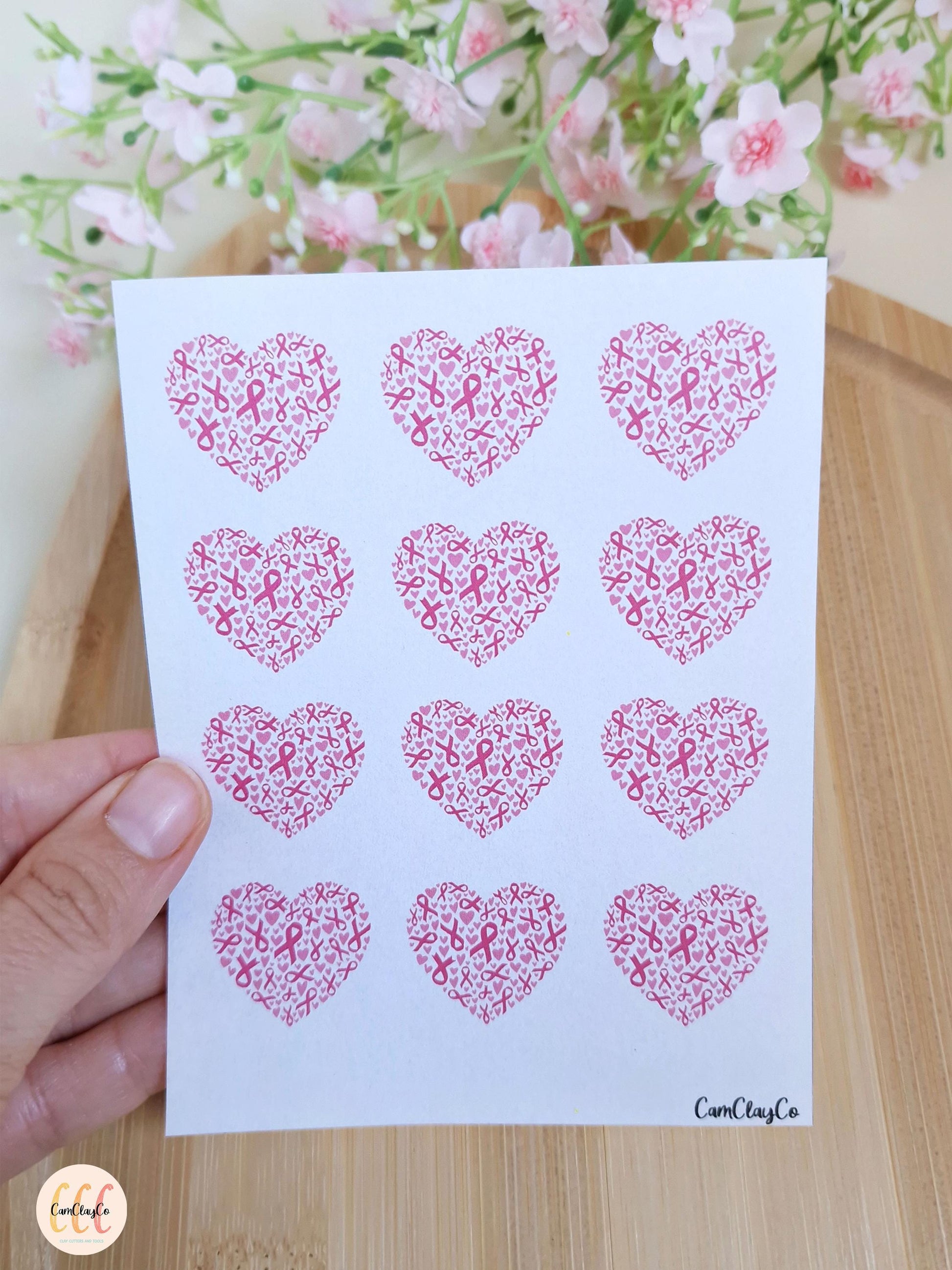 Feuille de transfert soluble à l'eau pour la fabrication de bijoux en argile polymère - Cœurs octobre rose 25 mm