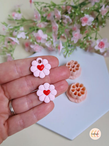 Emporte-pièces en forme de fleurs avec centres cœurs pour la fabrication de bijoux en argile polymère, créoles interchangeables, pampilles