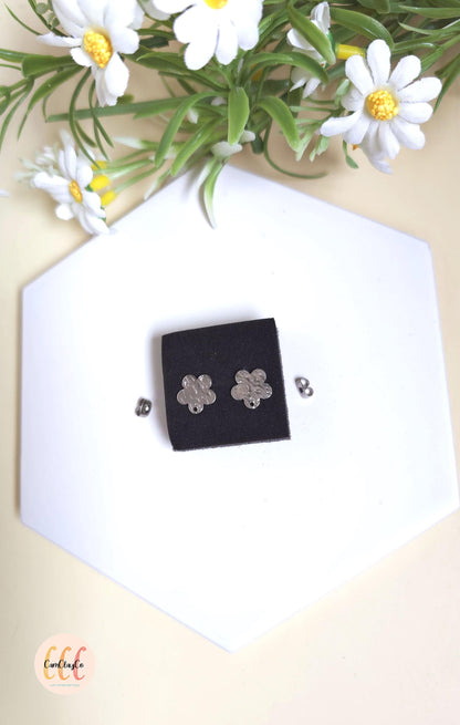 Boucles d'oreilles fleurs texturées en acier inoxydable pour la fabrication de bijoux, doré et argenté - 2 pièces