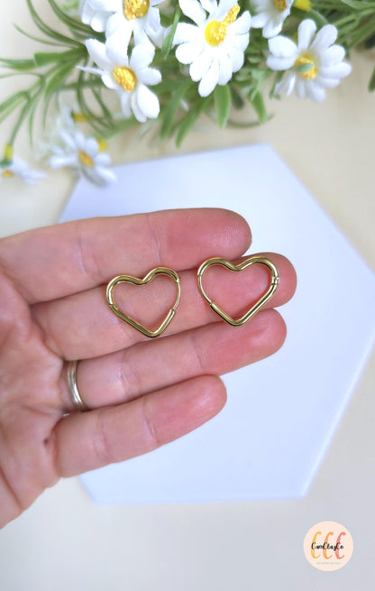 Boucles d'oreilles créoles cœurs en acier inoxydable pour la fabrication de bijoux, doré et argenté - 2 pièces