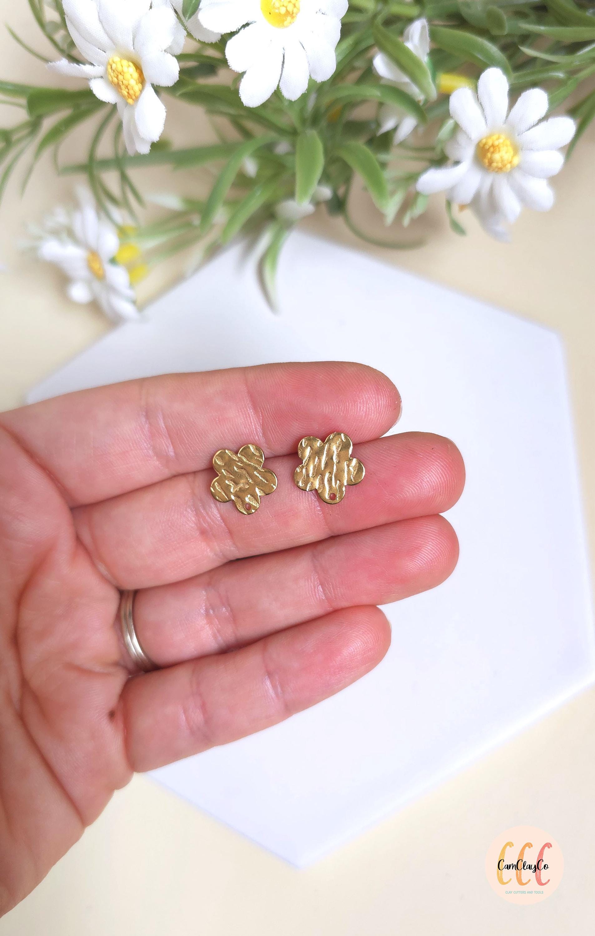 Boucles d'oreilles fleurs texturées en acier inoxydable pour la fabrication de bijoux, doré et argenté - 2 pièces