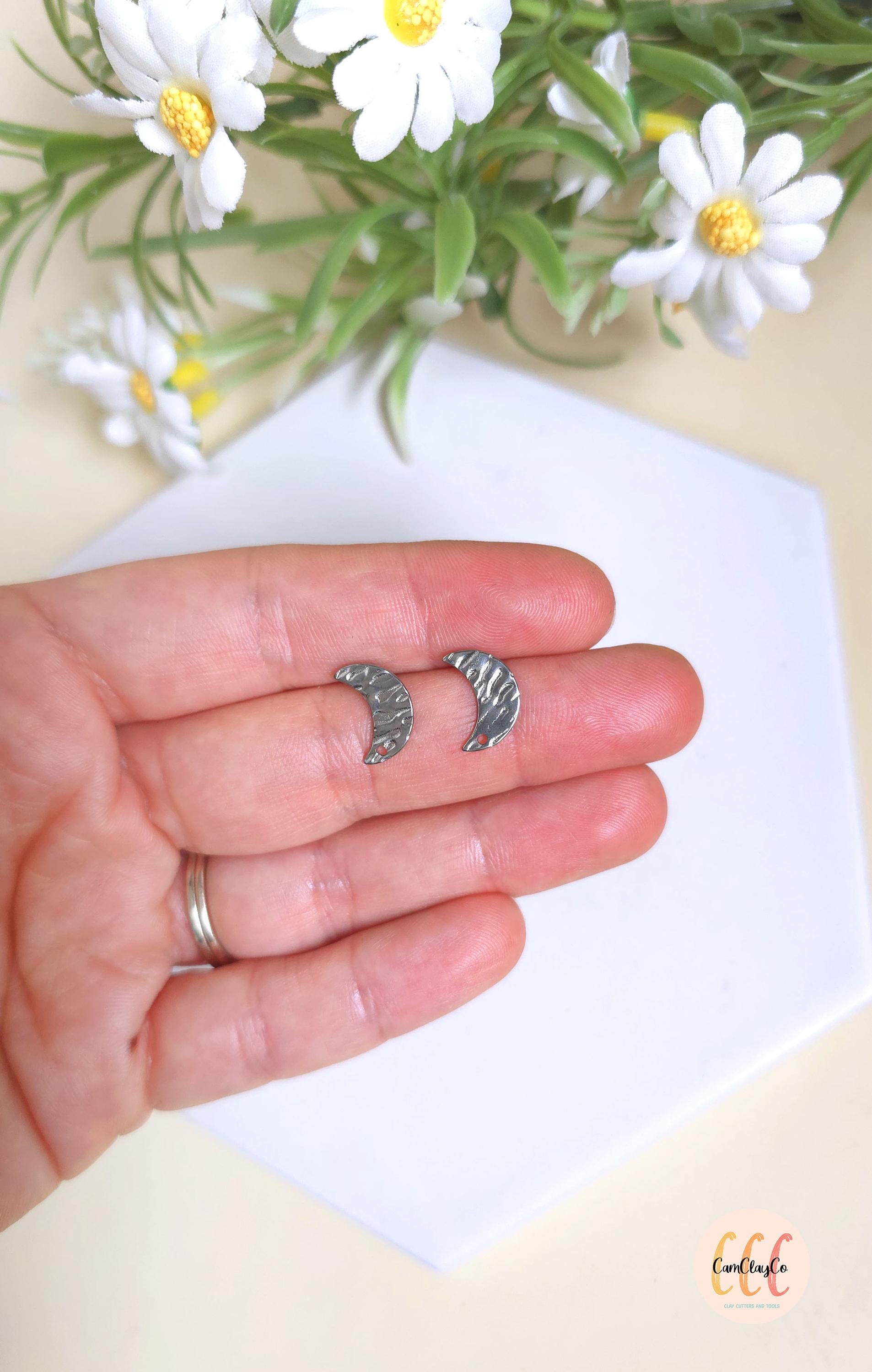 Boucles d'oreilles lunes texturées en acier inoxydable pour la fabrication de bijoux, doré et argenté - 2 pièces