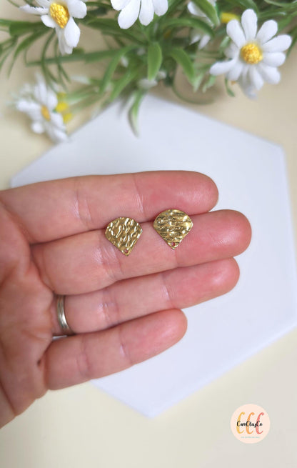Boucles d'oreilles forme éventails texturés en acier inoxydable pour la fabrication de bijoux, doré et argenté - 2 pièces