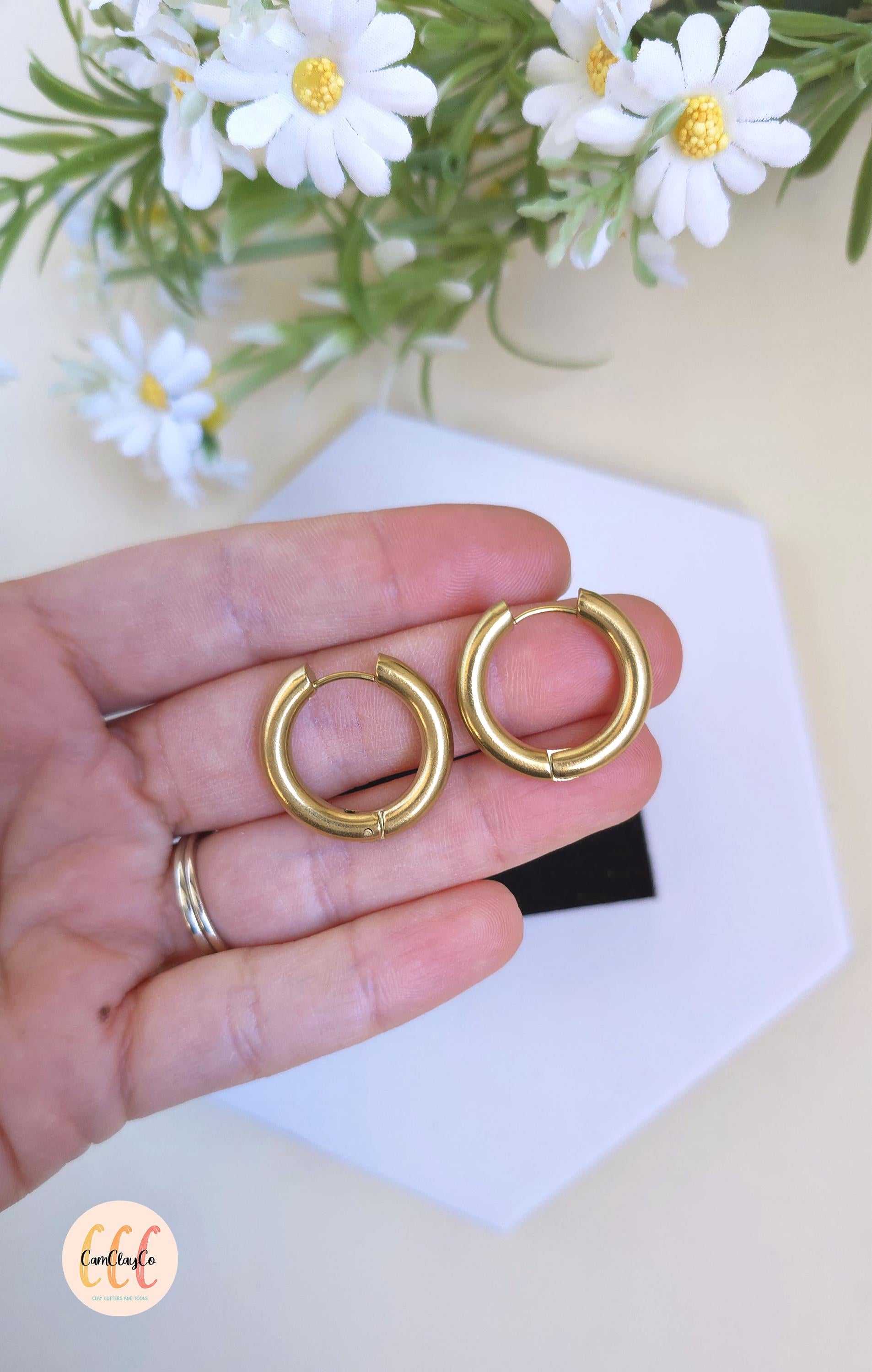 Boucles d'oreilles créoles épaisses diamètre 24 mm épaisseur 4 mm acier inoxydable pour la fabrication de bijoux, doré et argenté - 2 pièces