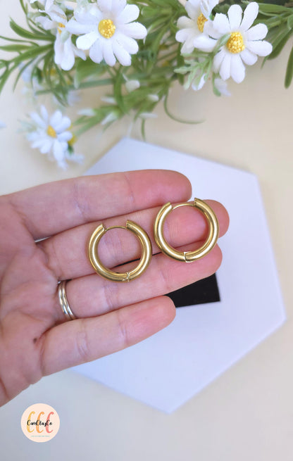 Boucles d'oreilles créoles épaisses diamètre 24 mm épaisseur 4 mm acier inoxydable pour la fabrication de bijoux, doré et argenté - 2 pièces