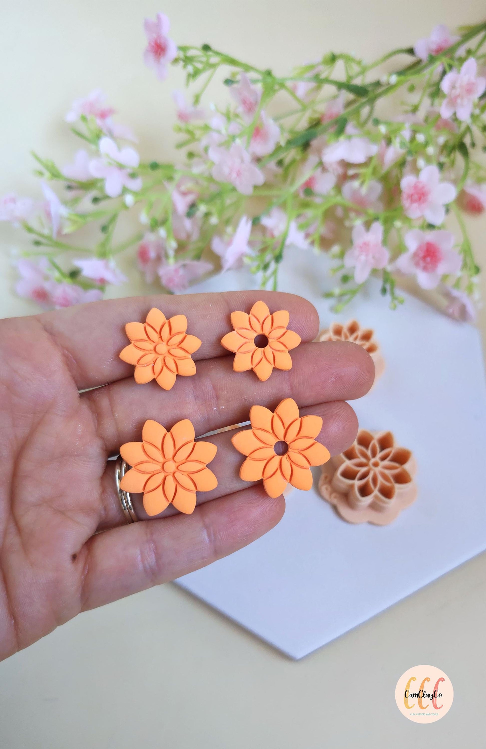 Emporte-pièces 3D en forme de fleurs 8 pétales pointus pour la fabrication de bijoux en argile polymère, créoles interchangeables, pampilles