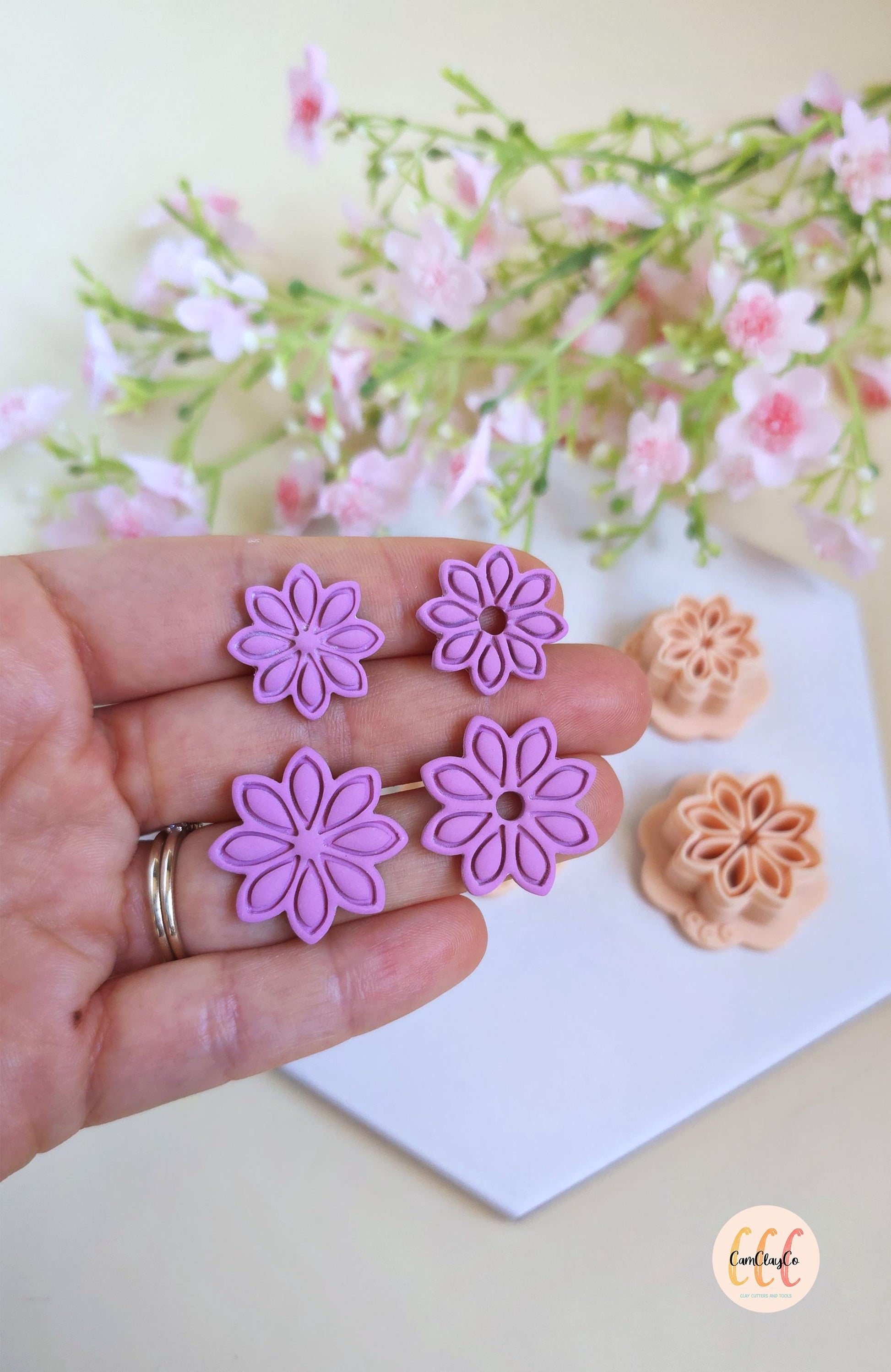 Emporte-pièces 3D fleurs 8 pétales pointus estampés pour la fabrication de bijoux en argile polymère, créoles interchangeables, pampilles