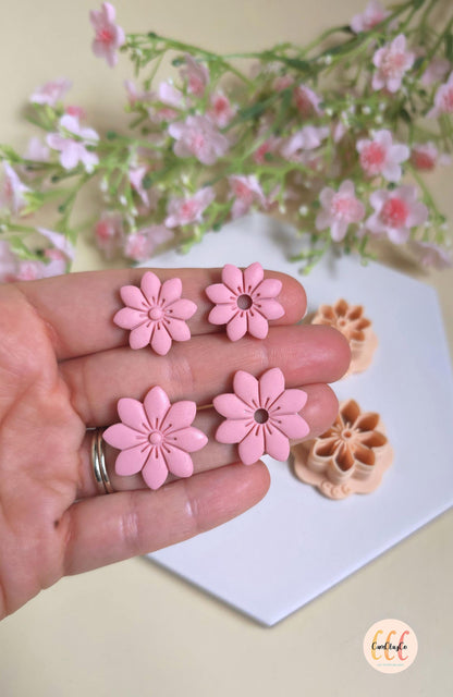 Emporte-pièces 3D fleurs 8 pétales pointus estampés pour la fabrication de bijoux en argile polymère, créoles interchangeables, pampilles