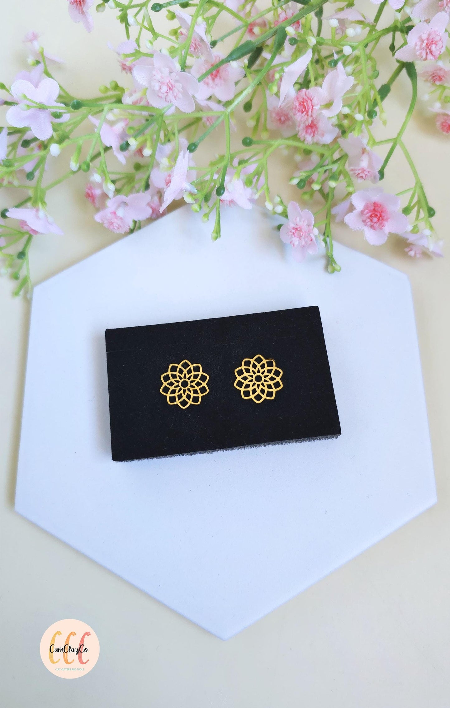 Breloques cadres fleurs géométriques 16 mm en acier inoxydable pour la fabrication de bijoux, doré et argenté - 2 pièces
