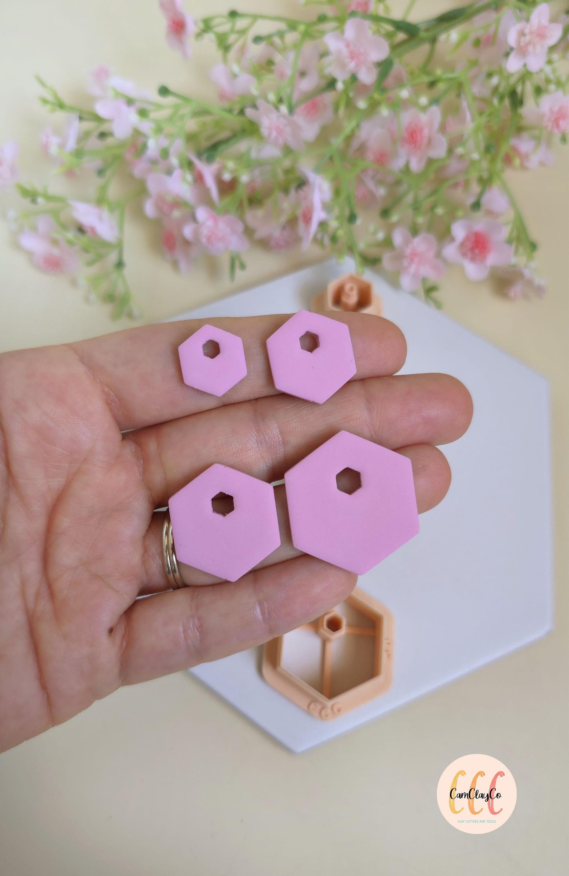 Emporte-pièces hexagones avec trous hexagones en haut pour fabrication de bijoux en argile polymère, créoles interchangeables, pampilles